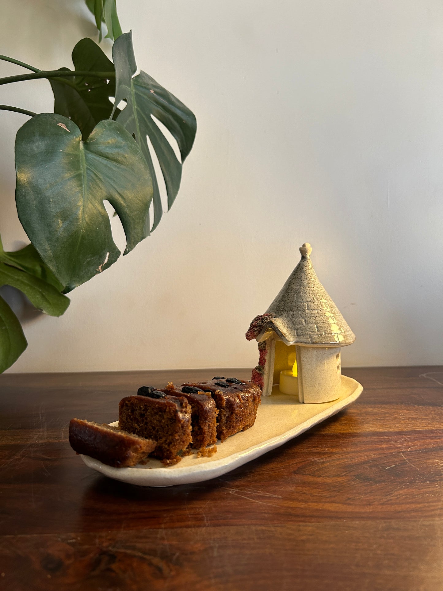 Tea Light Candle Holder - Single Trullo hut with Tray